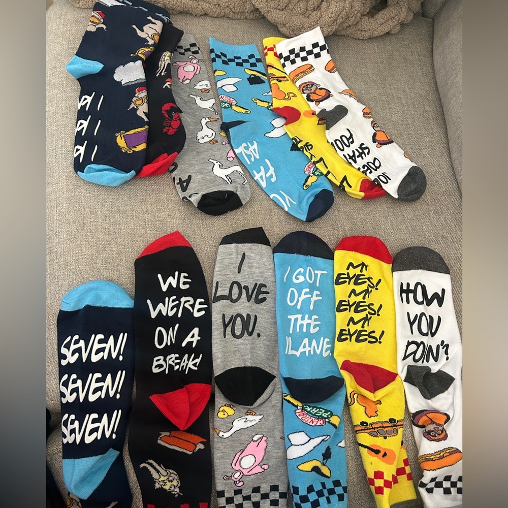 Novelty Mixed-Color Men's Crew Socks - Friends